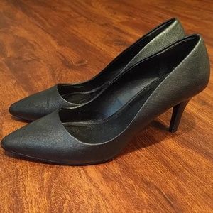 Charles by charles david black pumps